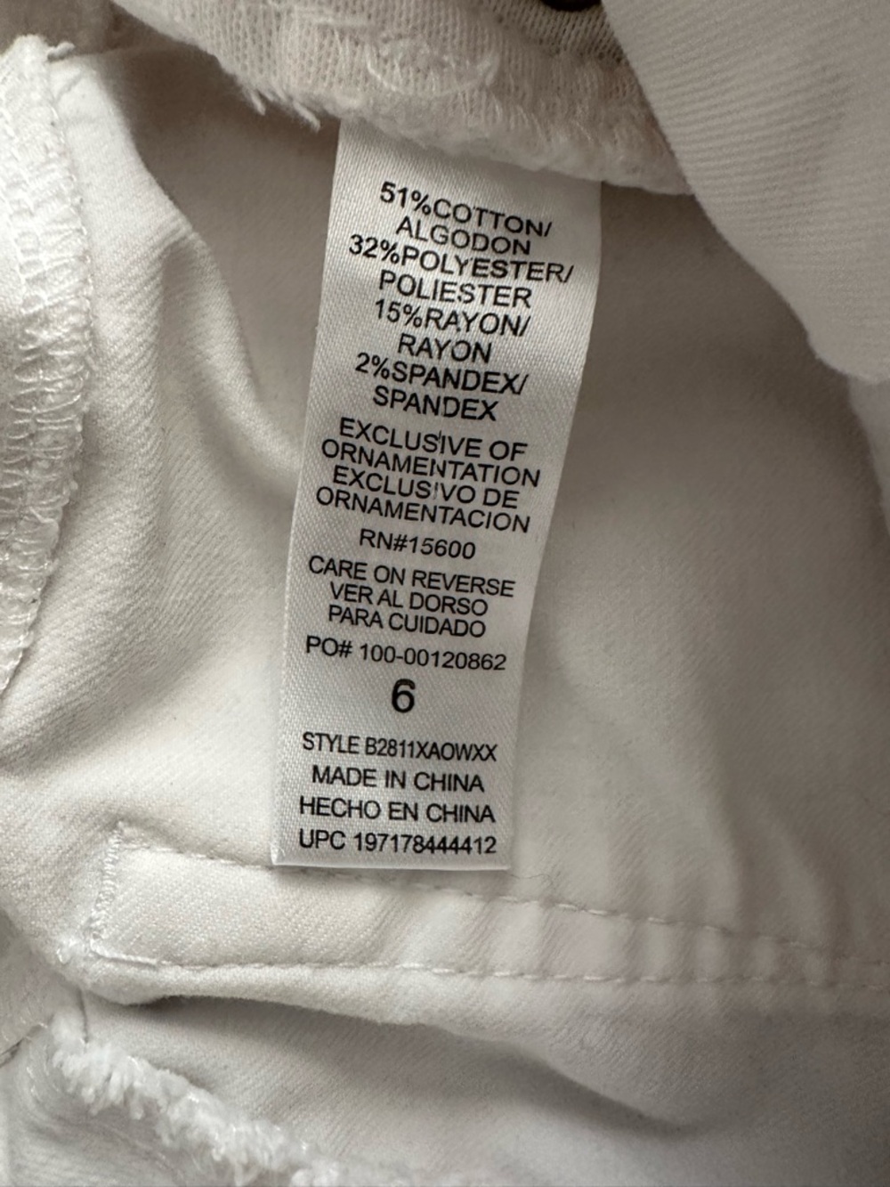 Democracy White Flare cropped/capri  Jeans with Frayed Hem Size 6 - Picture 4 of 8